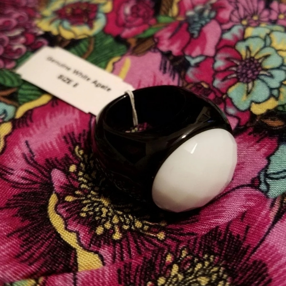 Genuine White Agate Ring Size 8